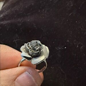 Chic Silver Rose Ring